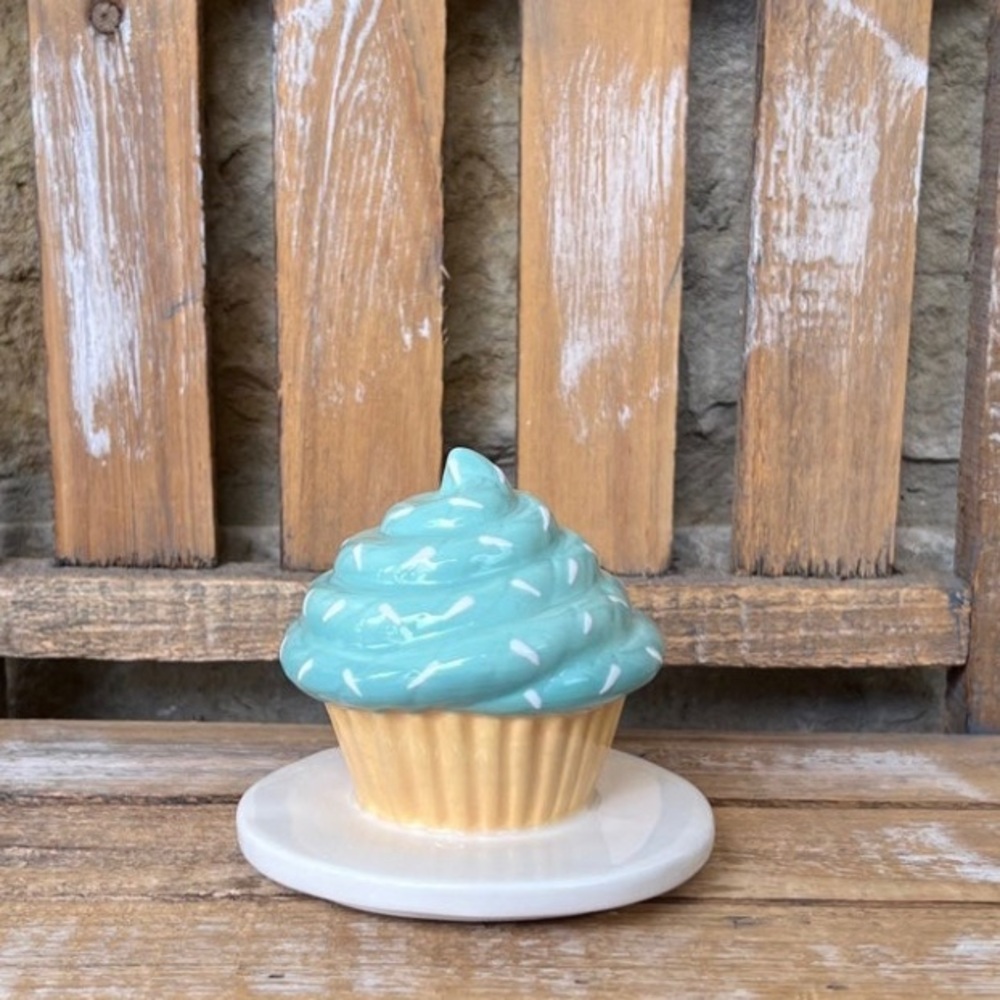 ❣️SOLD❣️ NEW Rae Dunn Happy Birthday Mug With Cupcake Topper Lid - Picture 2 of 2